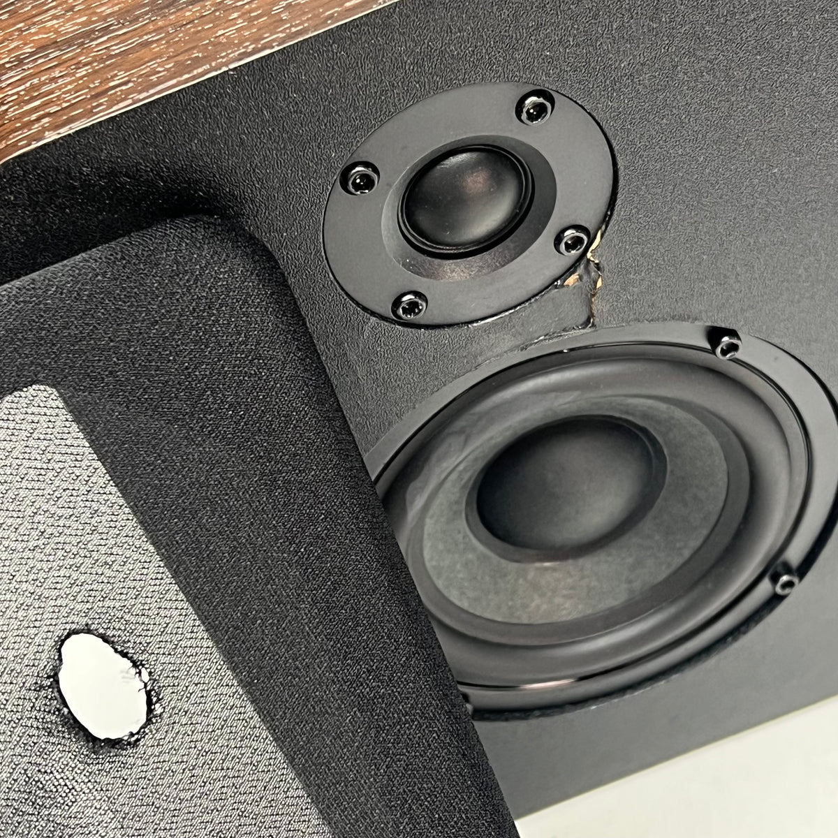 ZA@ VICTROLA Premiere M1 Bookshelf Monitors Sonically Designed Brown VPM-254-ESP (As-Is)