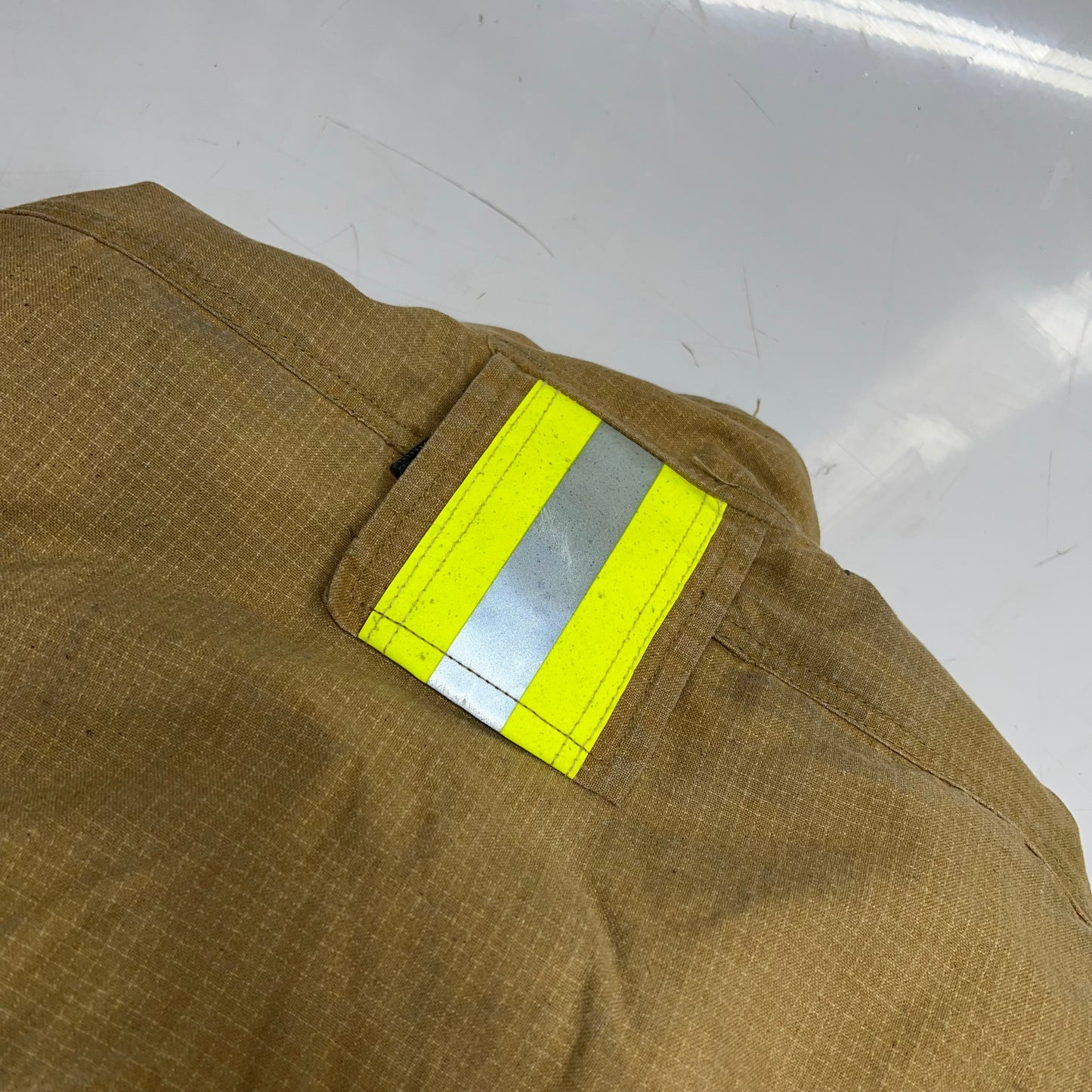 RICOCHET M2 Usaf Coat 44 X 34 X 38 Tan/Reflective MM2-GBS-C-AFM (Pre-Owned)