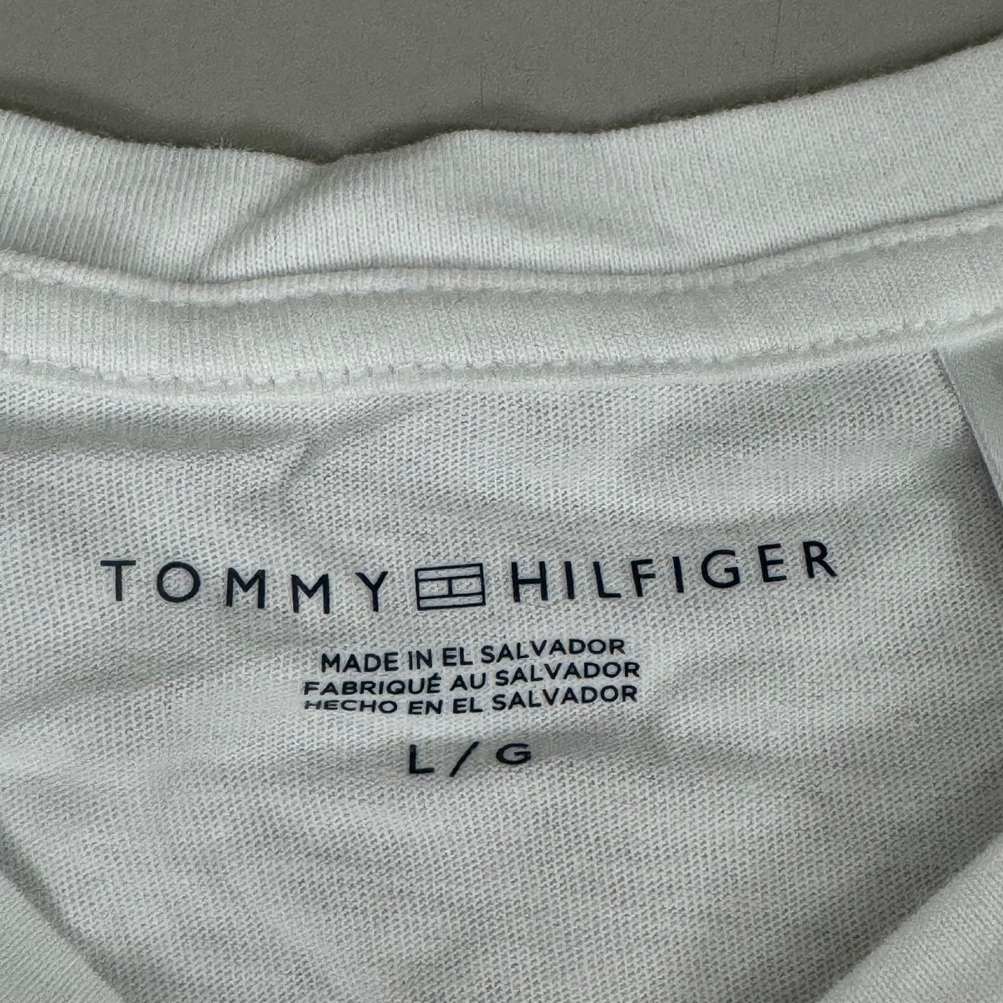 TOMMY HILFIGER Adaptive Short Sleeve Magnet Button T-Shirt White Women's SZ L Signature Stripe (New Other)