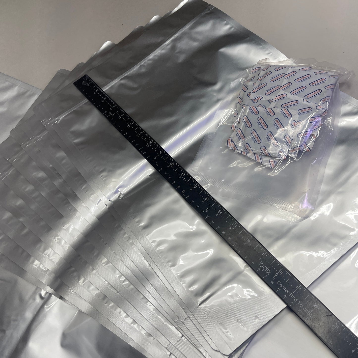 ZA@ 20 PACK! (2 Sizes: 10 of Each) Silver Foil Food Sealing Bags w/ Moisture Packs Sz 20”Wx30”L & 13”Wx18”L B