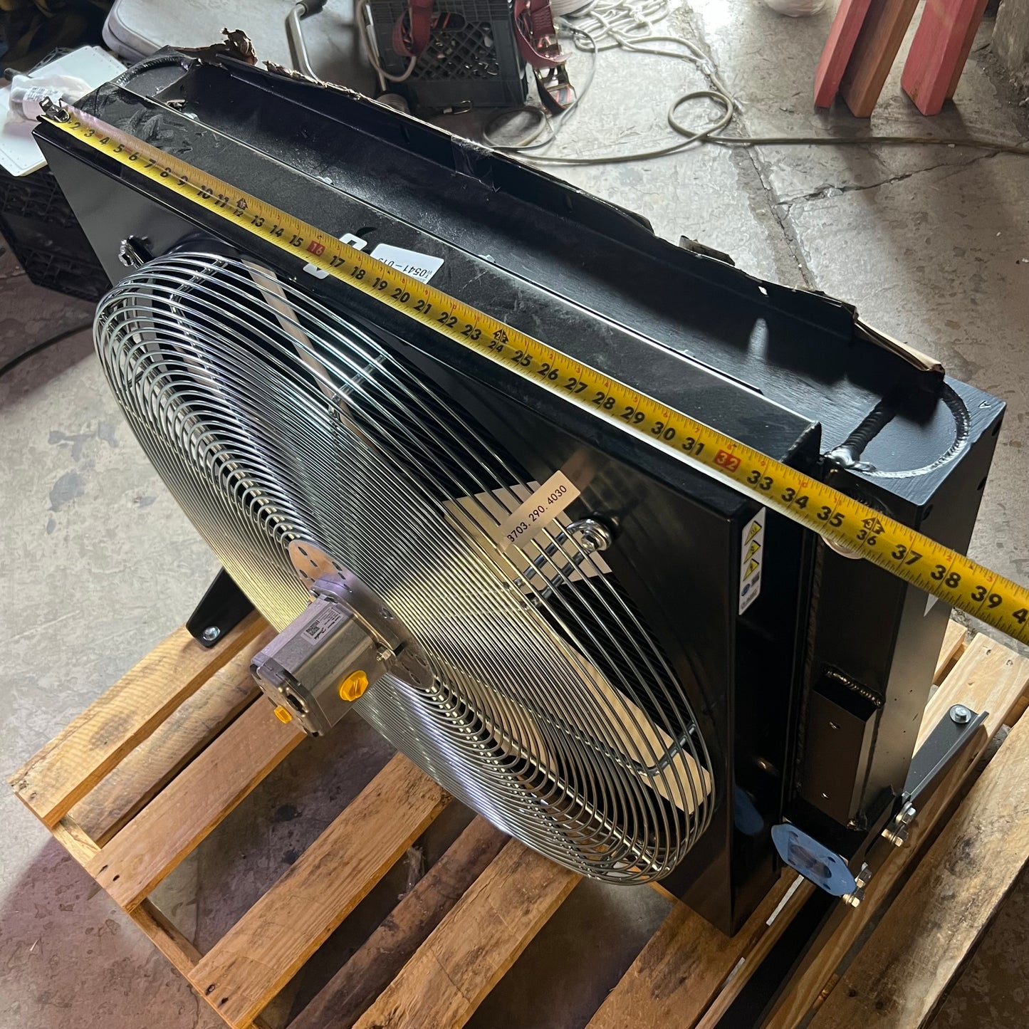 AKG Oil Cooler W/hydraulic Motor 377 Psi 37"L x 10"W x 34"H Black AUJC7 (New Other, Minor Cosmetic Damage)