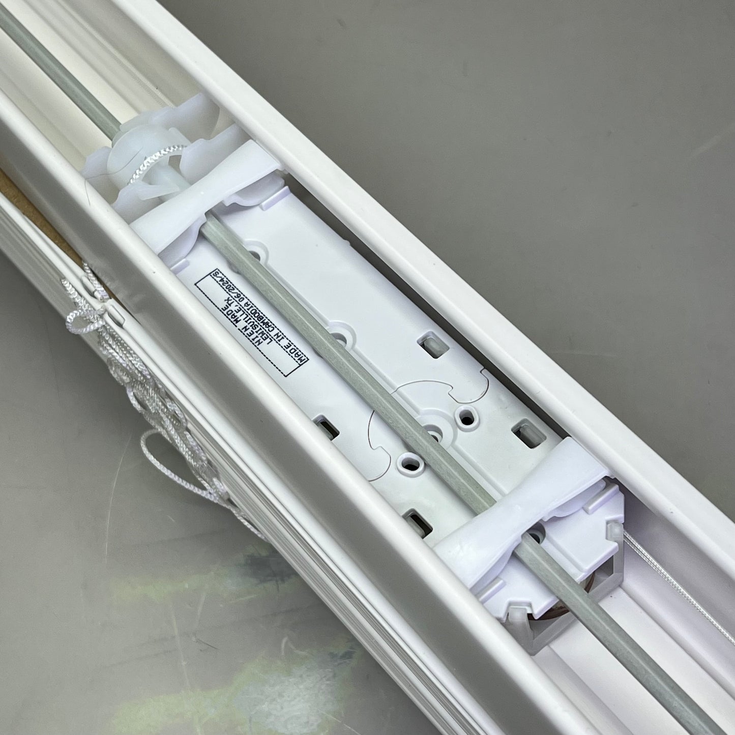 HOME DECORATORS COLLECTION Cordless Faux Wood Blinds 2.5"x 35"Wx48"L White