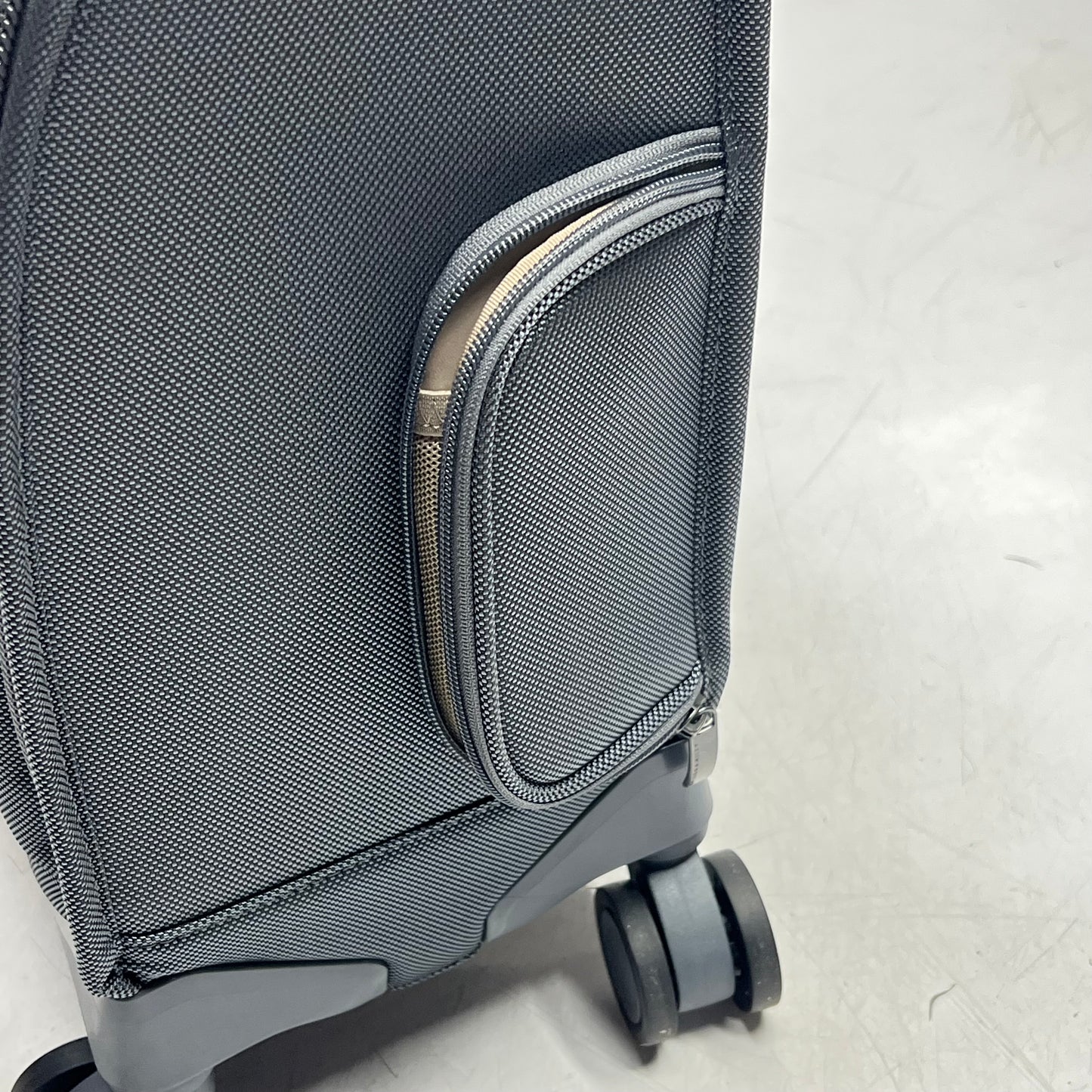 BRIGGS & RILEY Cabin Spinner Suit Case Smart Packing 14x14x8" Grey BLU116SP-10