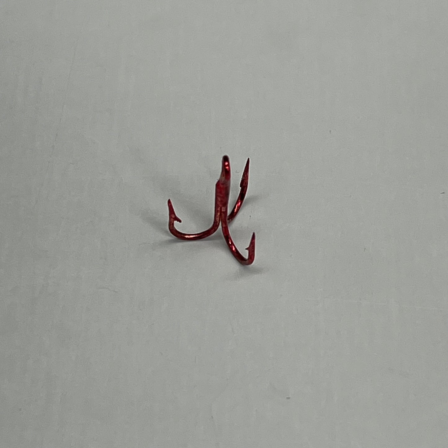 EAGLE CLAW (5 PACK) 3X Treble Regular Round Bend Hook Red #10 20pc L934RDT-10