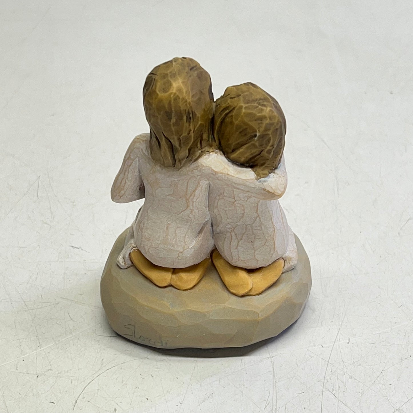 WILLOW TREE Sister Mine Resin Figurine Keepsake By Susan Lordi 4" 27704