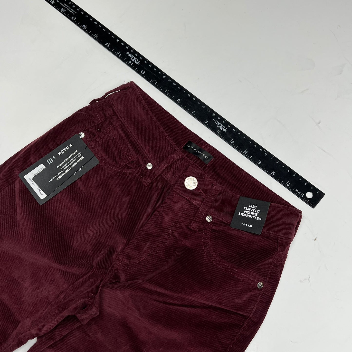 SILVER JEANS CO Suki Curvy Fit Mid Rise Straight Leg Women's Size 24/31 Bordeaux