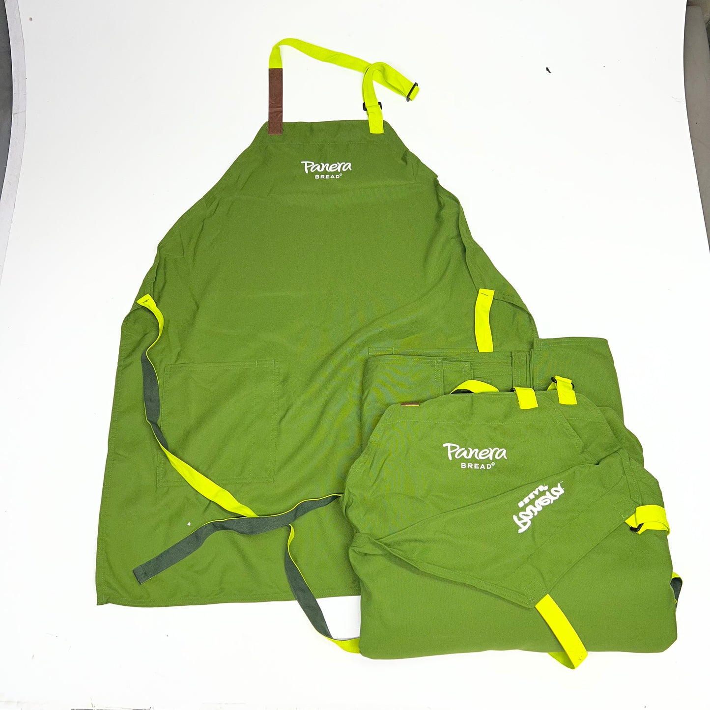 ZA@ PANARA BREAD (10 PACK) Aprons W/ Adjustable Neck Strap & Pockets  33"x28" Green/Bright Green AP0297
