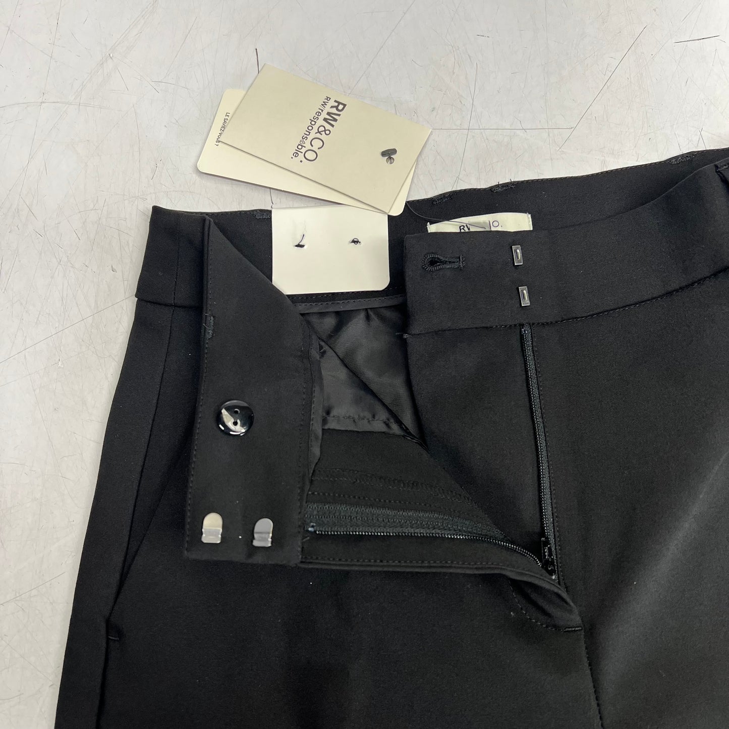 RW & CO Mid-rise Long Straight Leg Trousers  Women's Sz 2 Black 489621