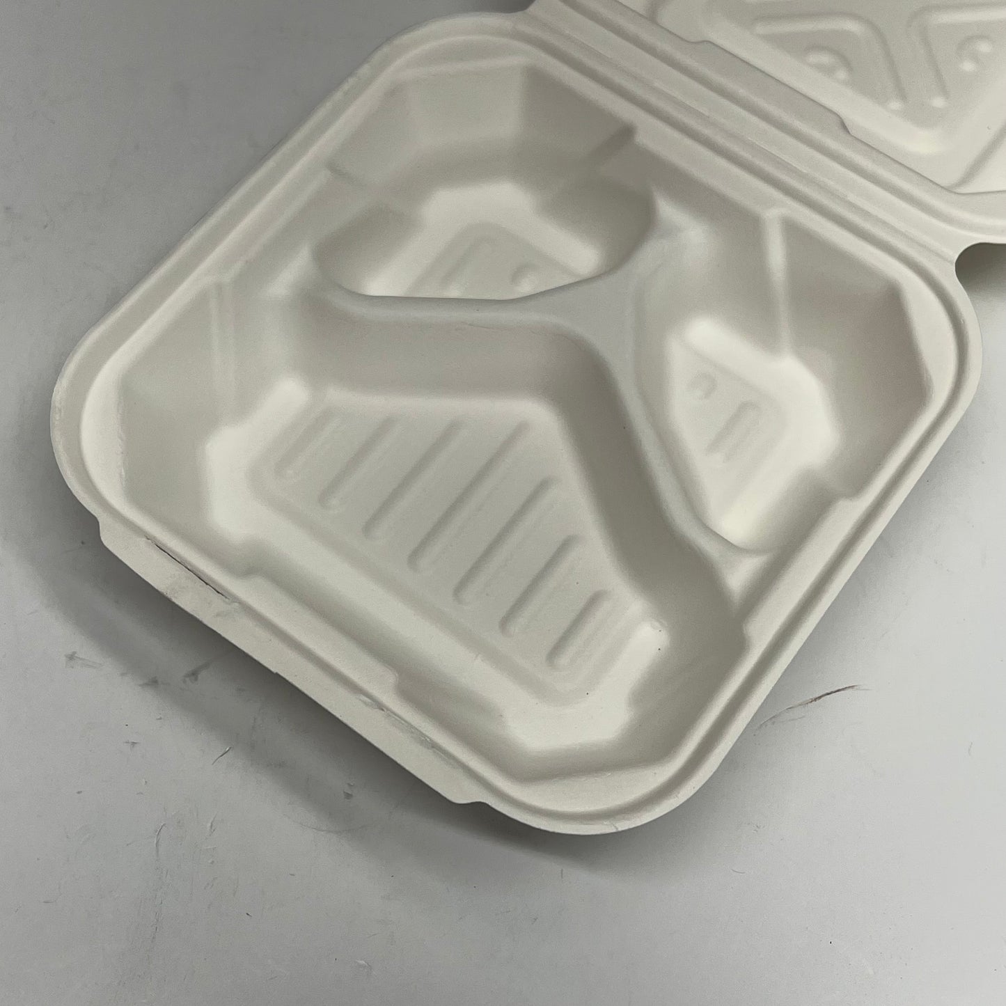 ZA@ DEP (200 PACK) Three-compartment Food Container Made From Sugarcane Bagasse 8" x 8" x 3" HL88-3 (As-Is)