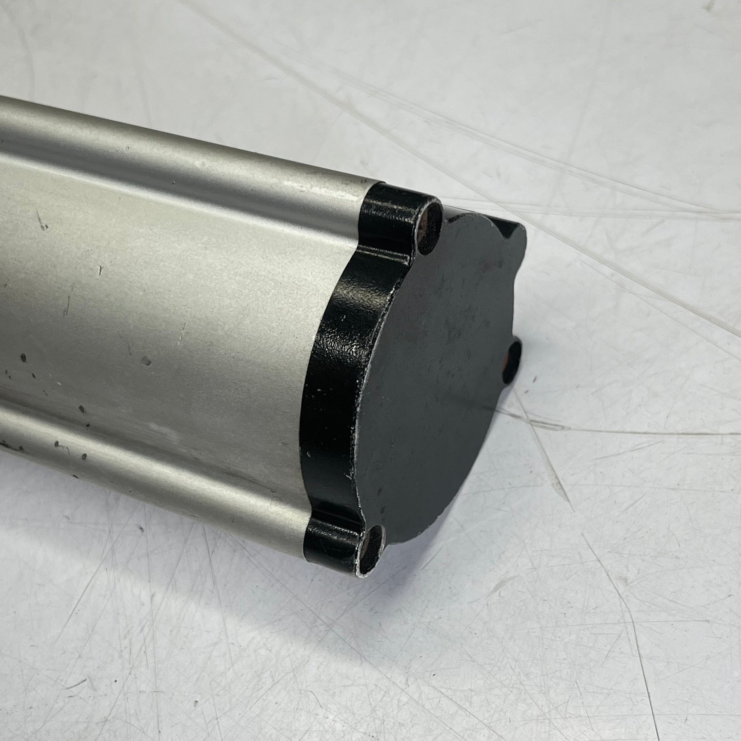 COATS Robo-arm Cylinder Assembly For 70x, 80x, 7065ax, 7060ex 8560888401 (Used)