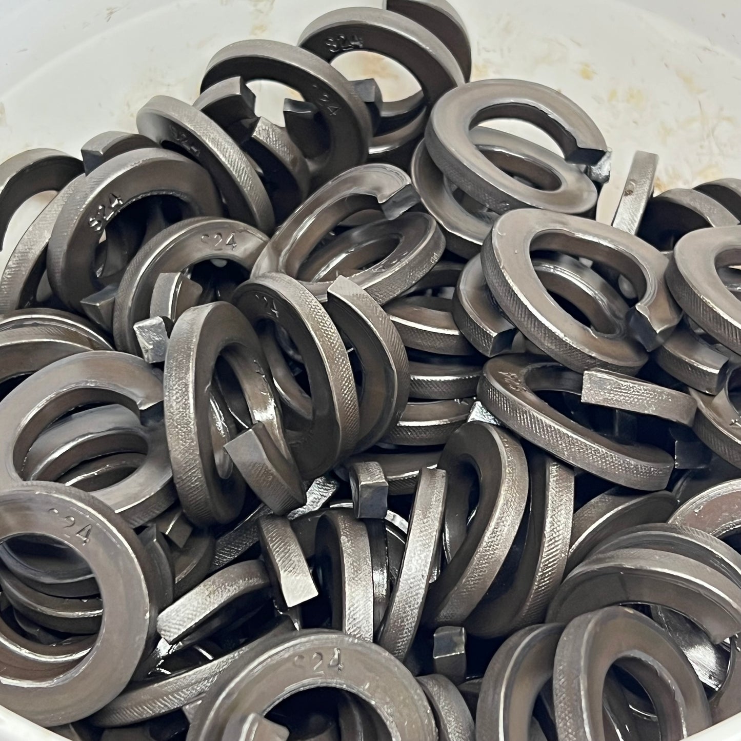 ITW SHAKEPROOF (150 PACK) Helical Spring Split Washers 24MM D492KN0163