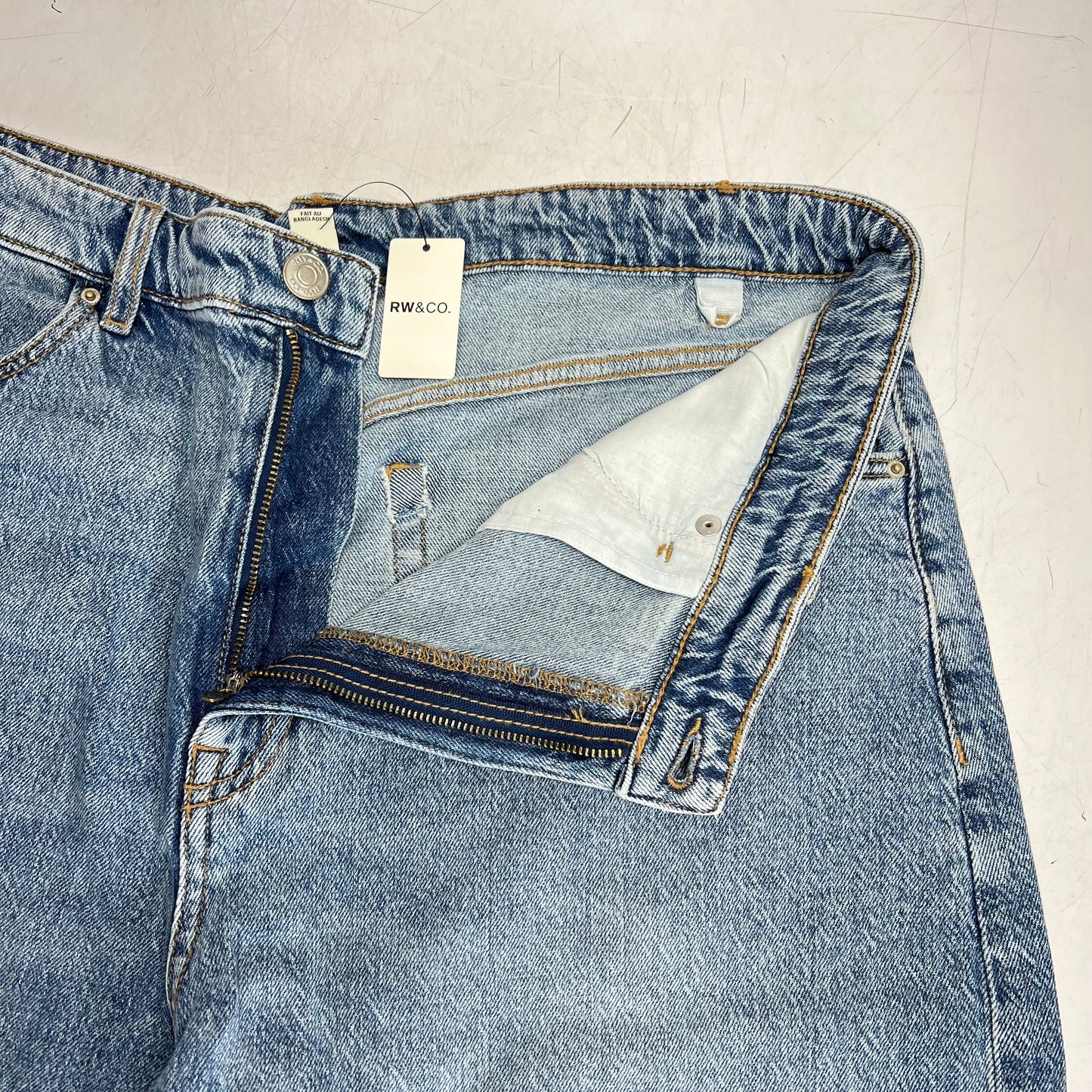 RW & CO Slouchy Mid-rise Jeans Cuffed Legs Women's Sz 33 Light Wash 490771