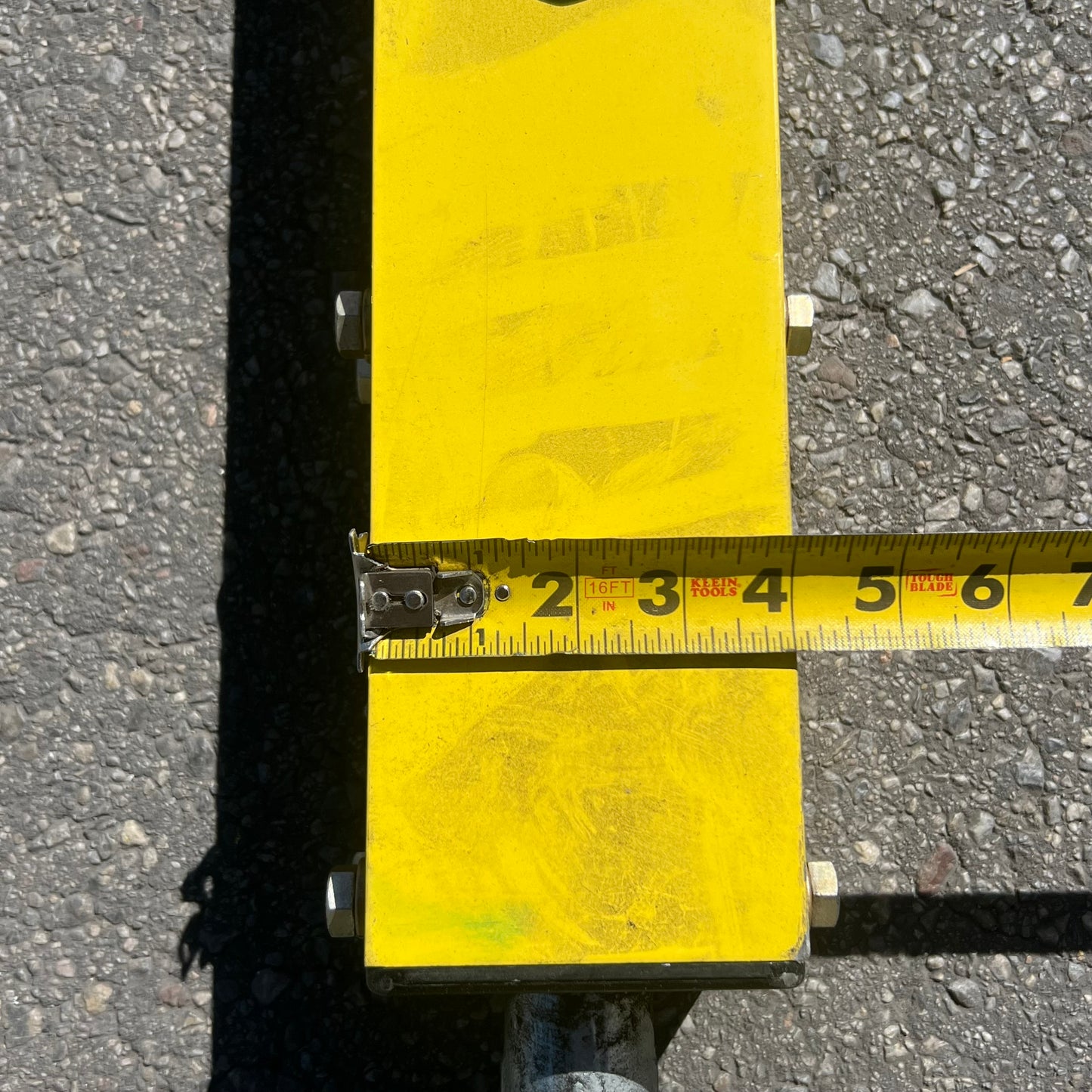 BRACKETT Yellow Guard Rail W/hook 130"H x 4"W x 4"L, TY-TB-FTD