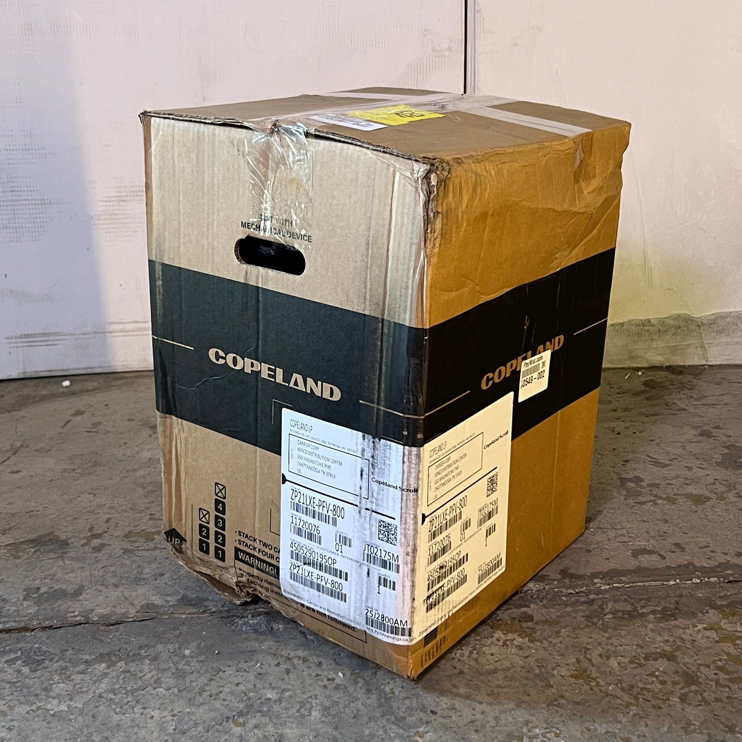 COPELAND Compressor 208/230V Sz 9"L x 9"W x 15"H, Black ZP21LXE-PFV-800