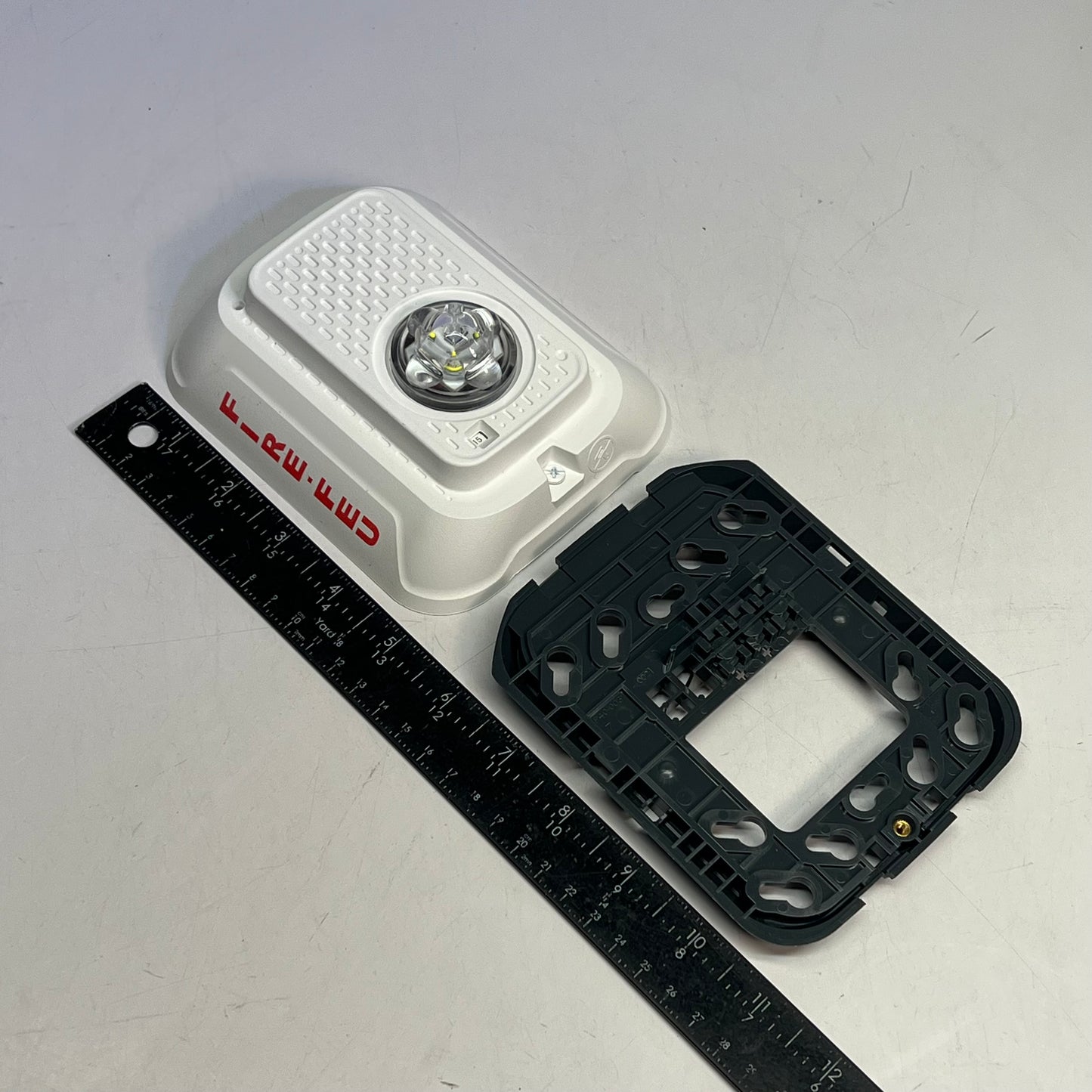 SYSTEM SENSOR LED Strobe Indoor Wall Mount Fire Alarm 24VDC White SWELD-B