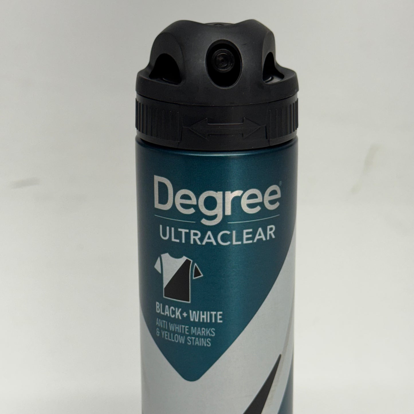 DEGREE (3 PACK) Men Ultraclear Black+White 72h Dry Spray 3.8 oz. BB 10/27