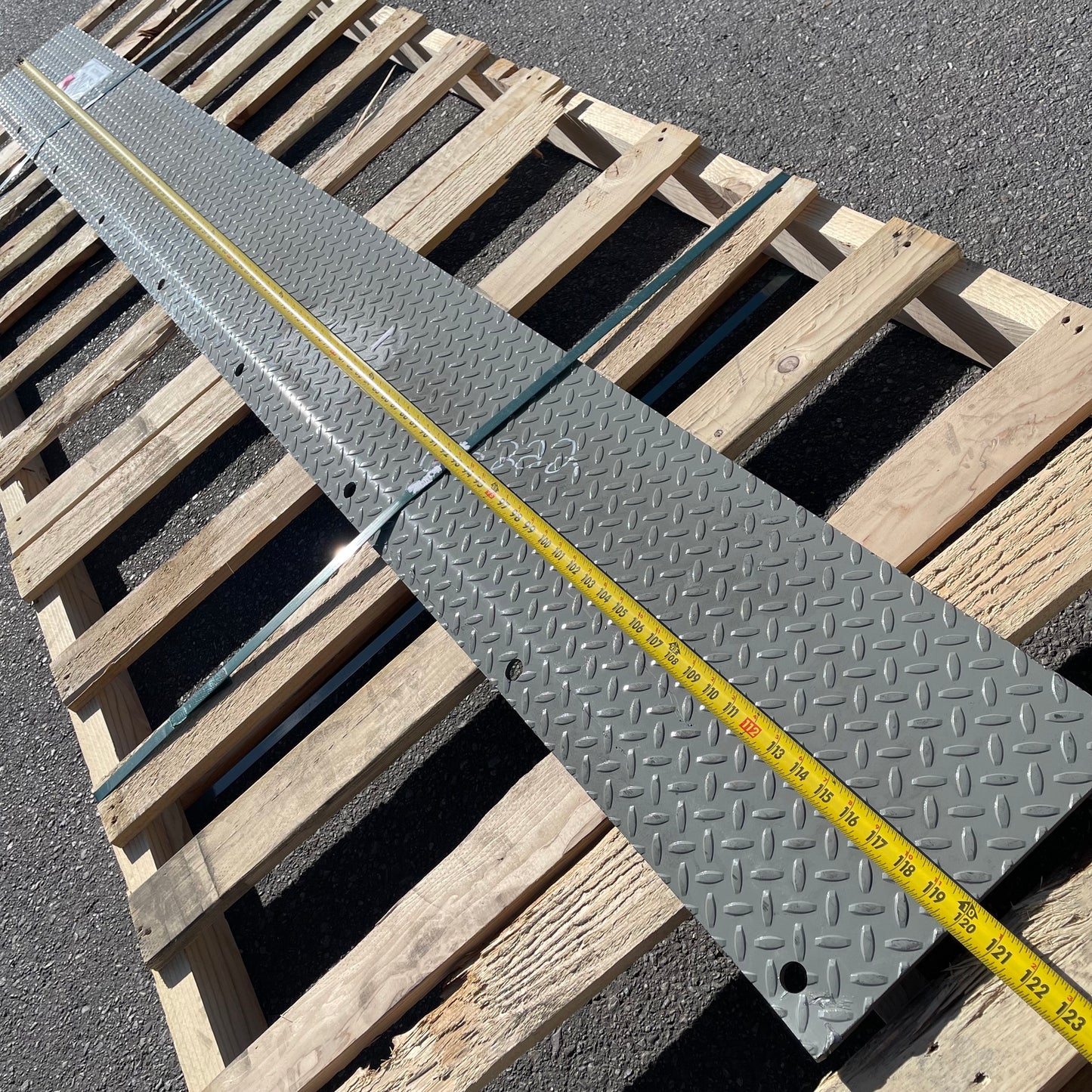 ZA@ Pallet of MIXED Diamond Tread Plate 120”x12” (AS-IS)