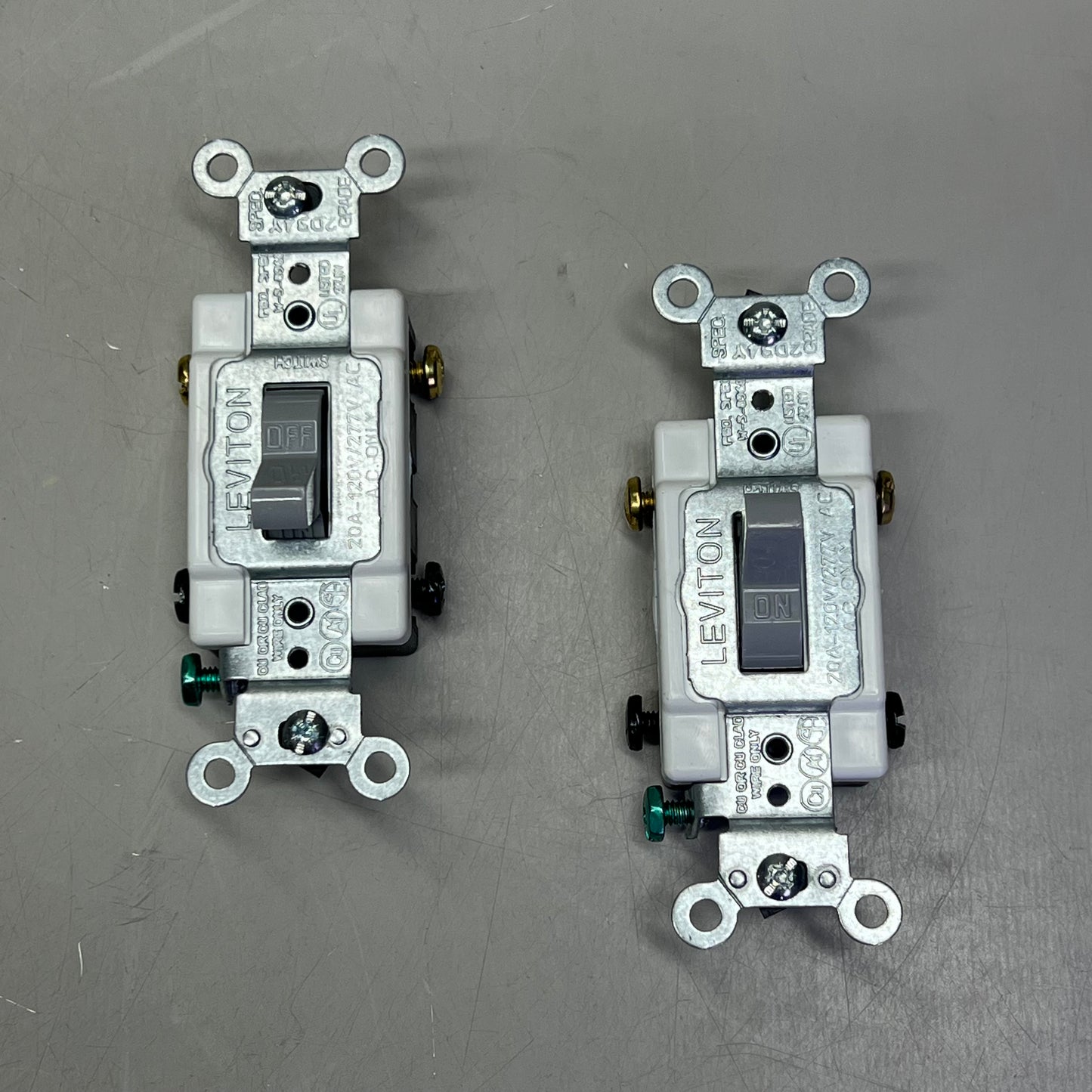 LEVITON (2 PACK) Toggle Switch Double Pole 20 Amp White/Silver CS220-2GY