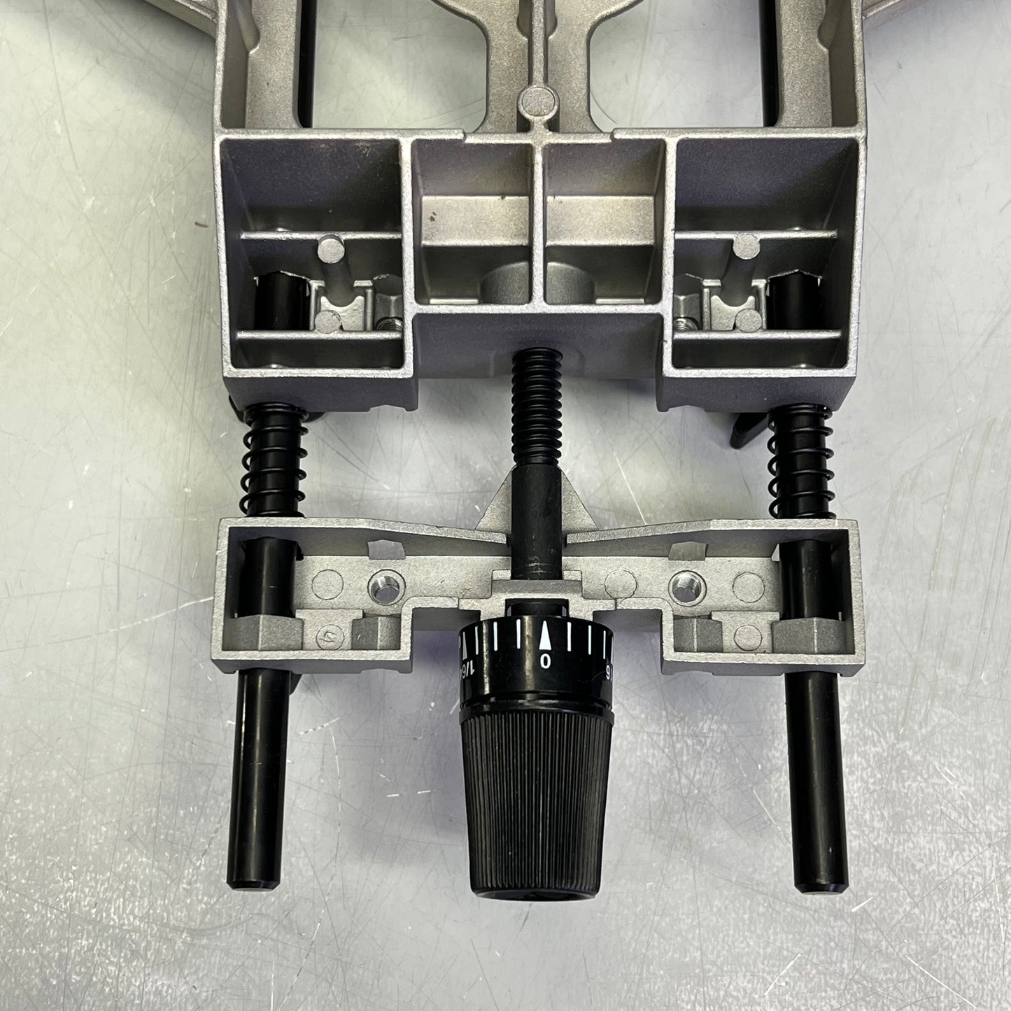 ZA@ BOSCH Deluxe Router Edge Guide Accessory W/Dust Extraction & Hose Adapter RA1054