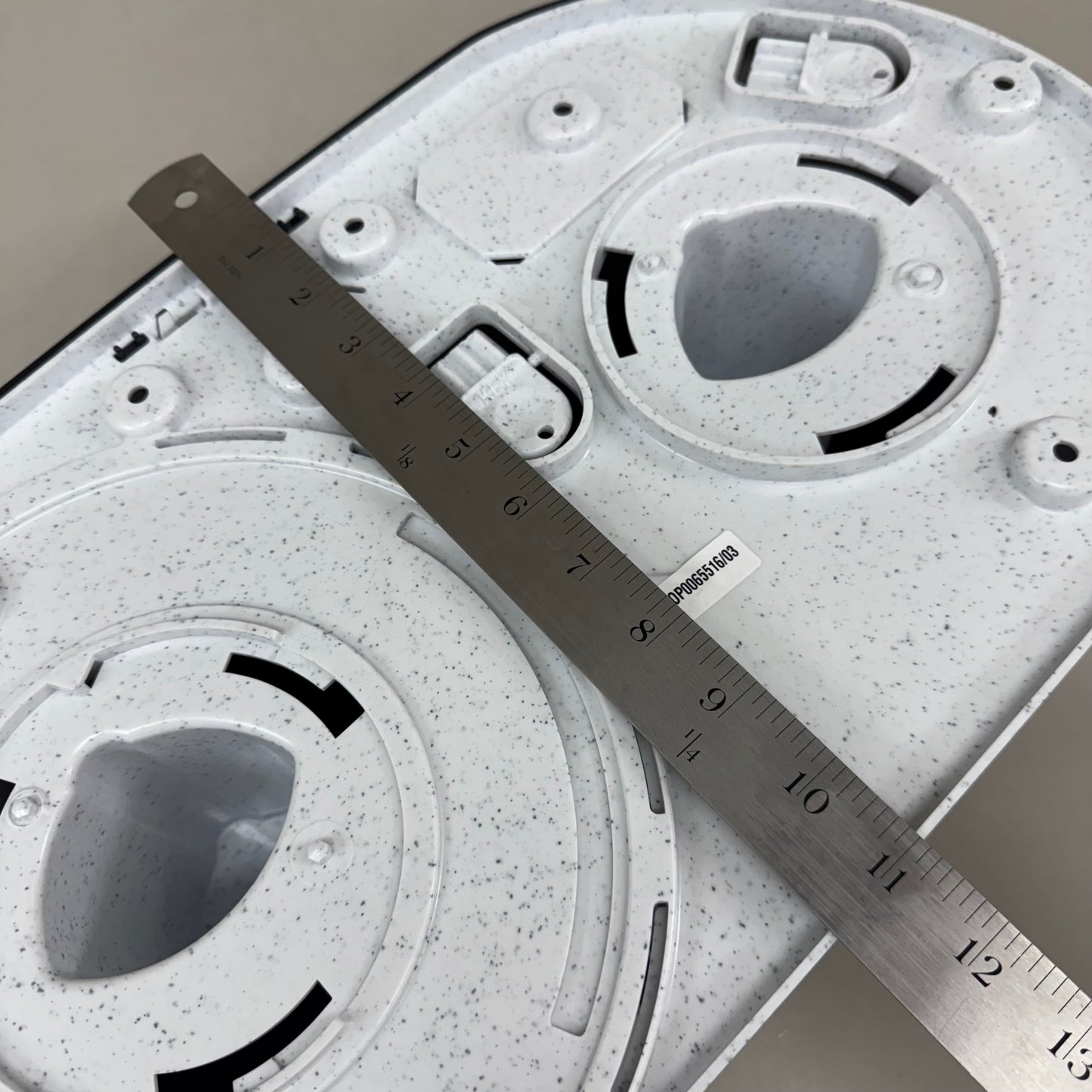 EMPRESS Twin Dispenser For 9" Jumbo Bath Tissue 19"X9"x5" Black/White EMP4000