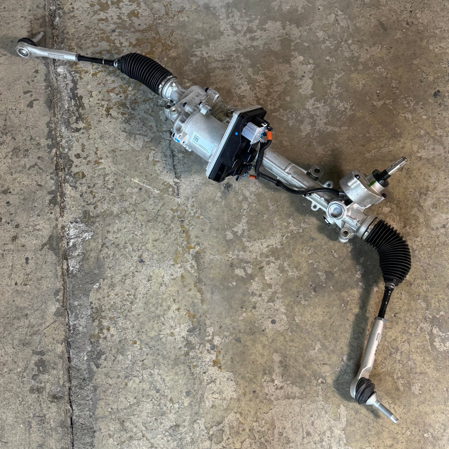 TESLA Steering Gear Rack Pinion 1044832-00-A (New Other, Distressed Box)