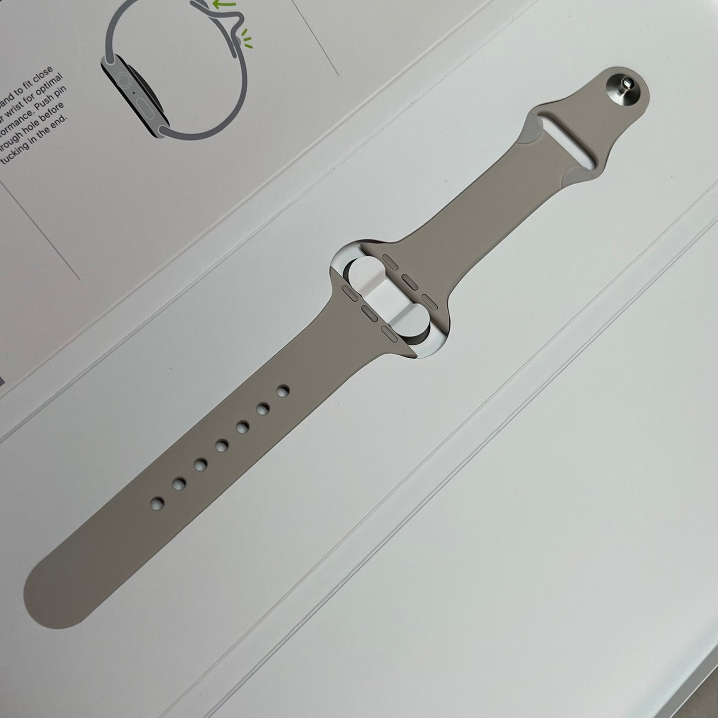 APPLE Watch Starlight Sport Band Soft & Durable S/M 41mm Tan 3L111AM/A (Return)