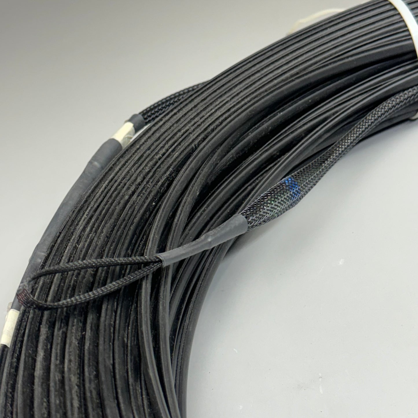 COMMSCOPE Fibre Optic Cable 1-SM RBR 400ft Fiber Material Black