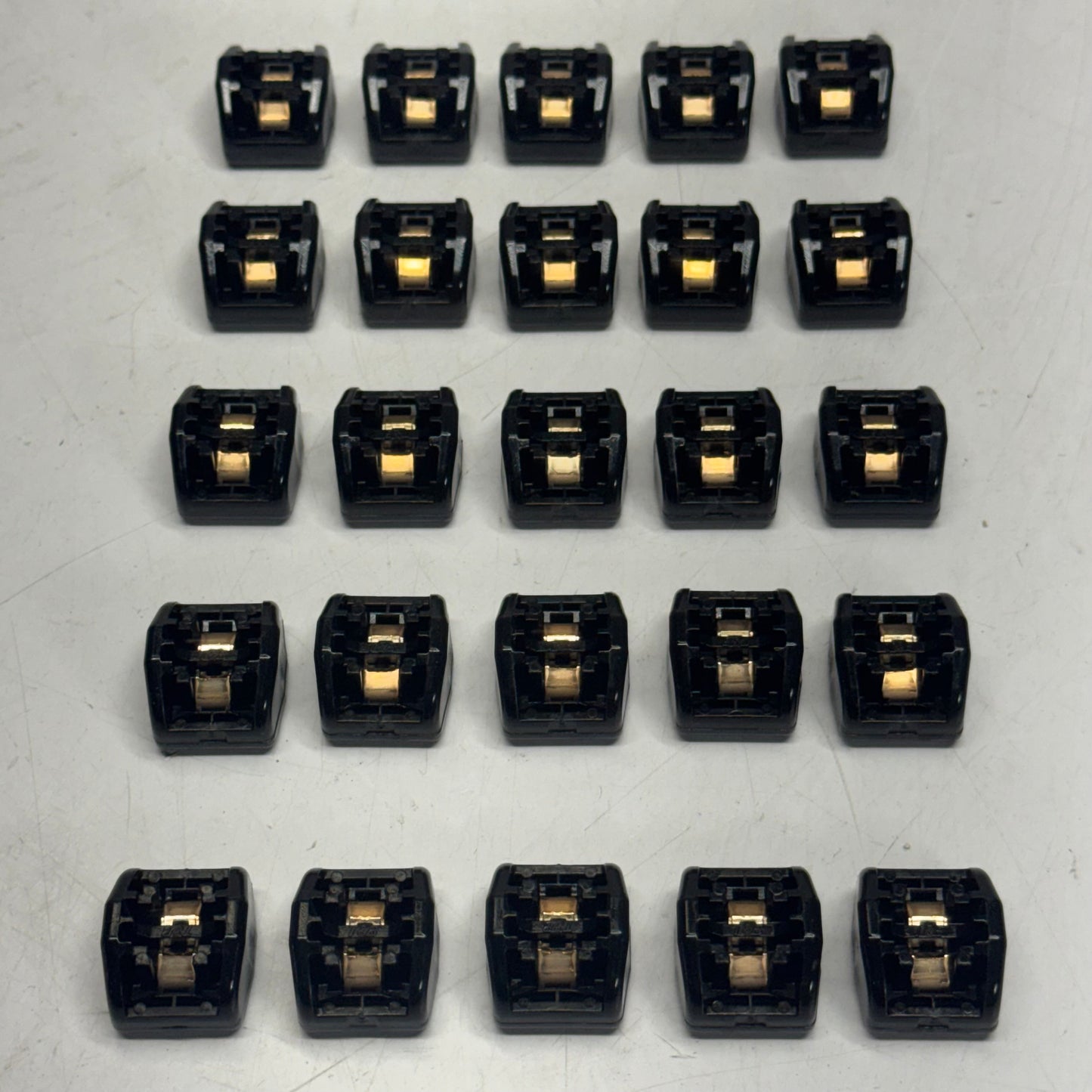 THOMAS & BETTS Deltec (25 PACK) Cable Support System Locking Head Only CSS-LH