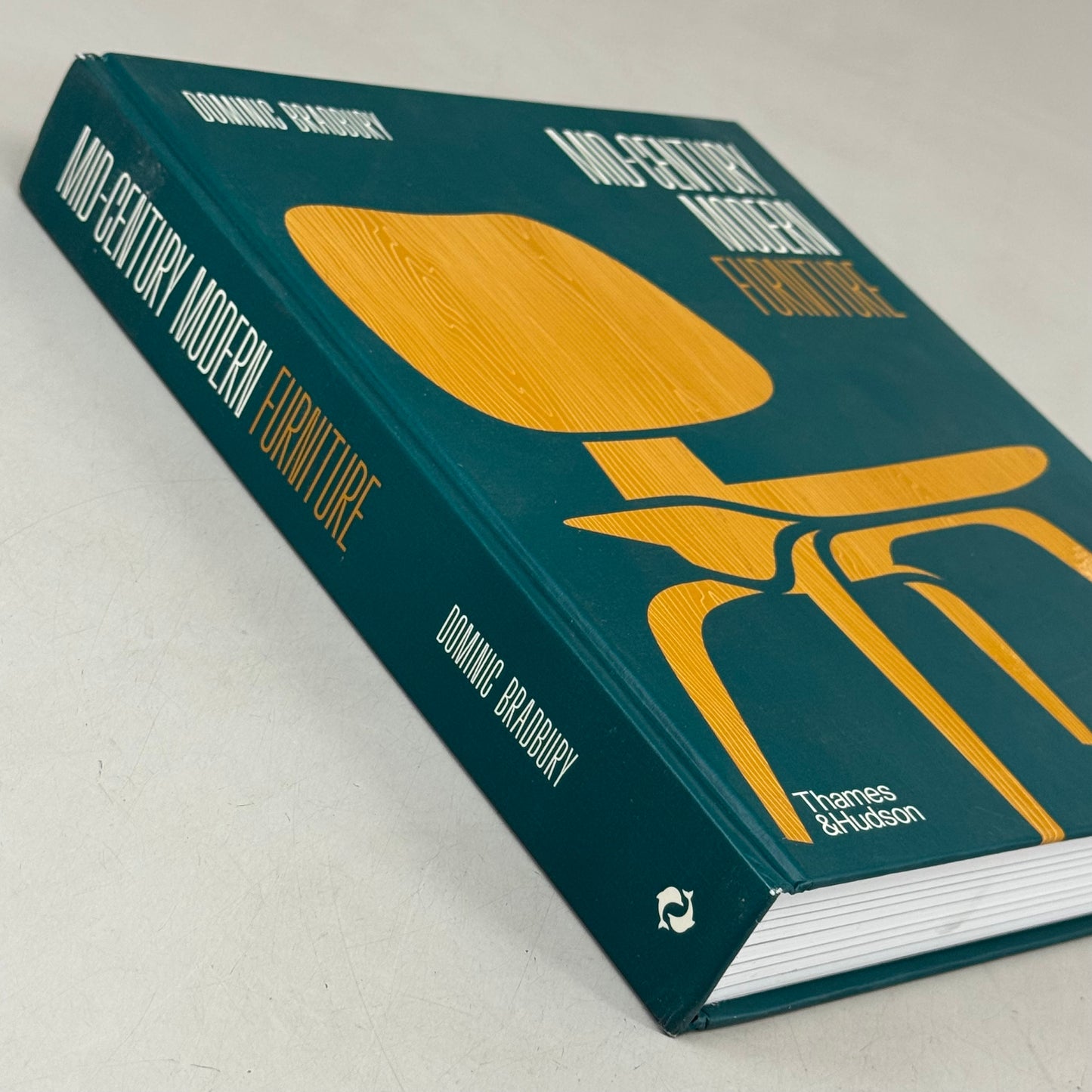 THAMES&HUDSON Mid-century Modern Furniture Dominic Bradbury Hardcover