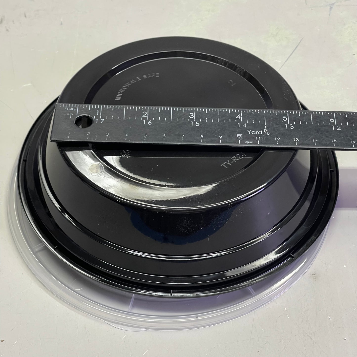 FINELINE (150 PACK) Round Container, Reform Collection 24 Oz Black & Clear 17CPRB24