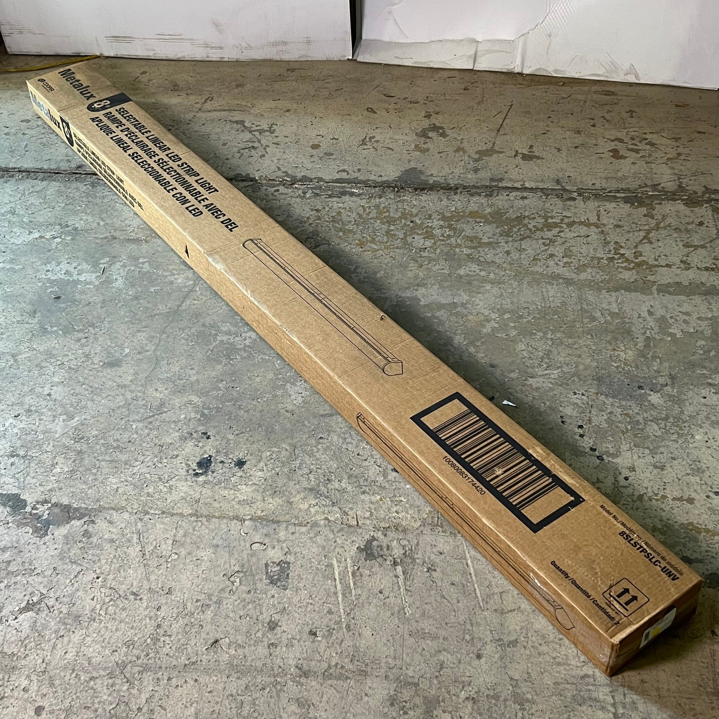 Metalux 8’ LED Strip Light 11100 Lumens 8SLSTPSLC-UNV Selectable