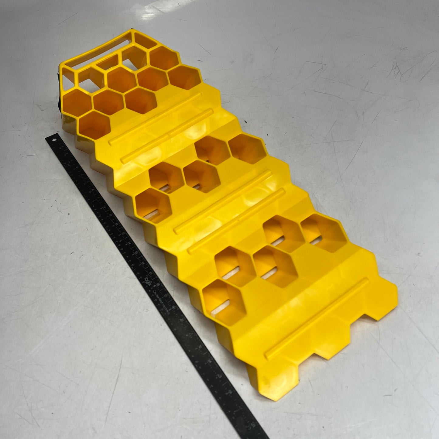ZA@ CAMCO Super Tri-leveler Durable Resin 3 Level Heights 10,000 Lb Capacity 21028