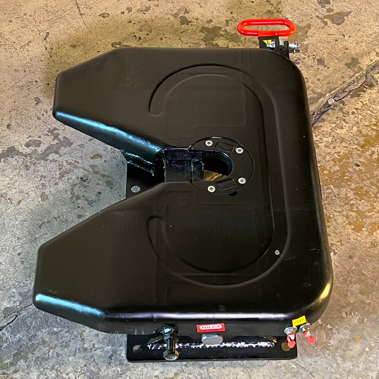 TULGA T10 Fifth Wheel Hitch 36k for Chassis Sz 21"W x 27"L x 6"H