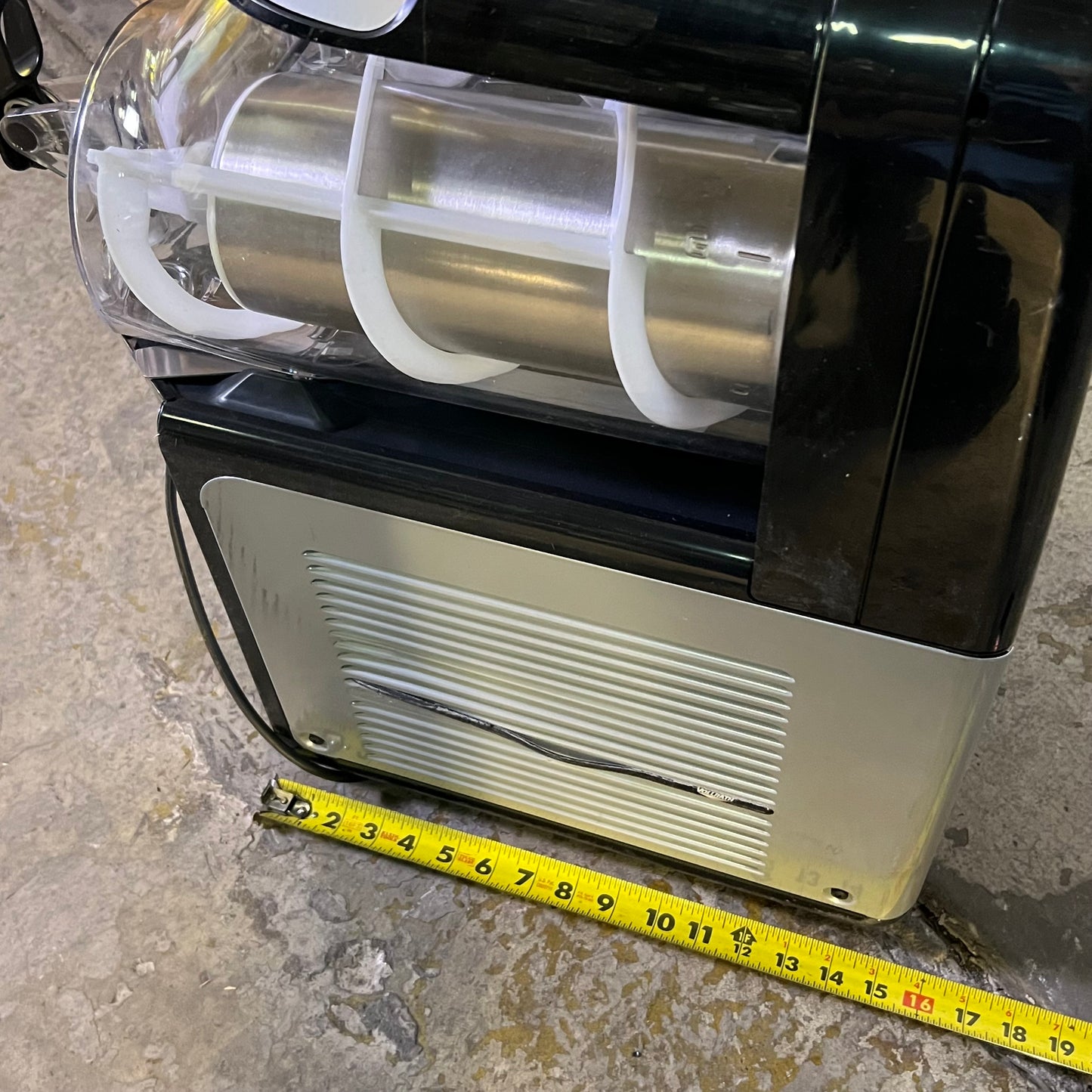 VOLLRATH Granita Machine Frozen Beverage Dispenser 1.58 Gal Bowls VCBA128-302 (AS-IS, Damage to the ventilation grille)