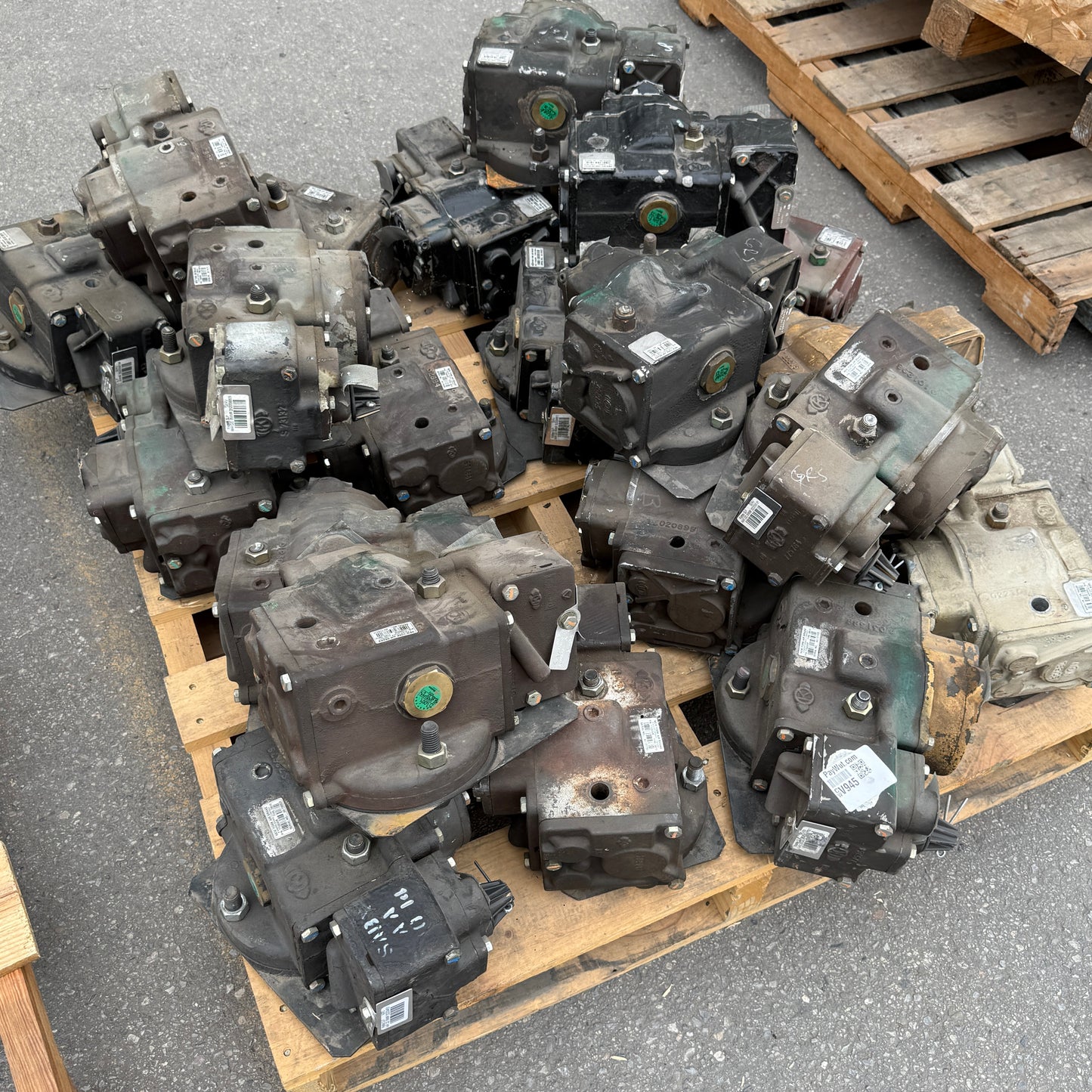 NEW YORK AIR BRAKE (22 Units) Railroad Air Brake Valves, Train Parts (AS-IS)