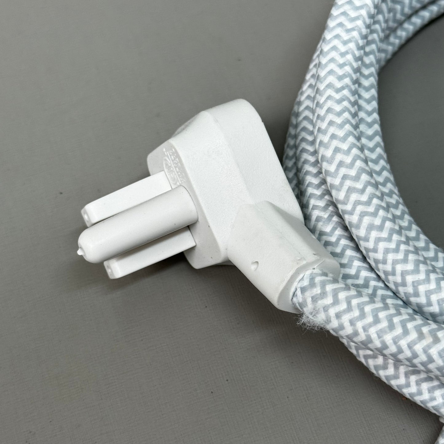 GENERAL ELECTRIC (3 PACK) Braided Extension Cord SurgeProtection 8ft 3Plugs 8028