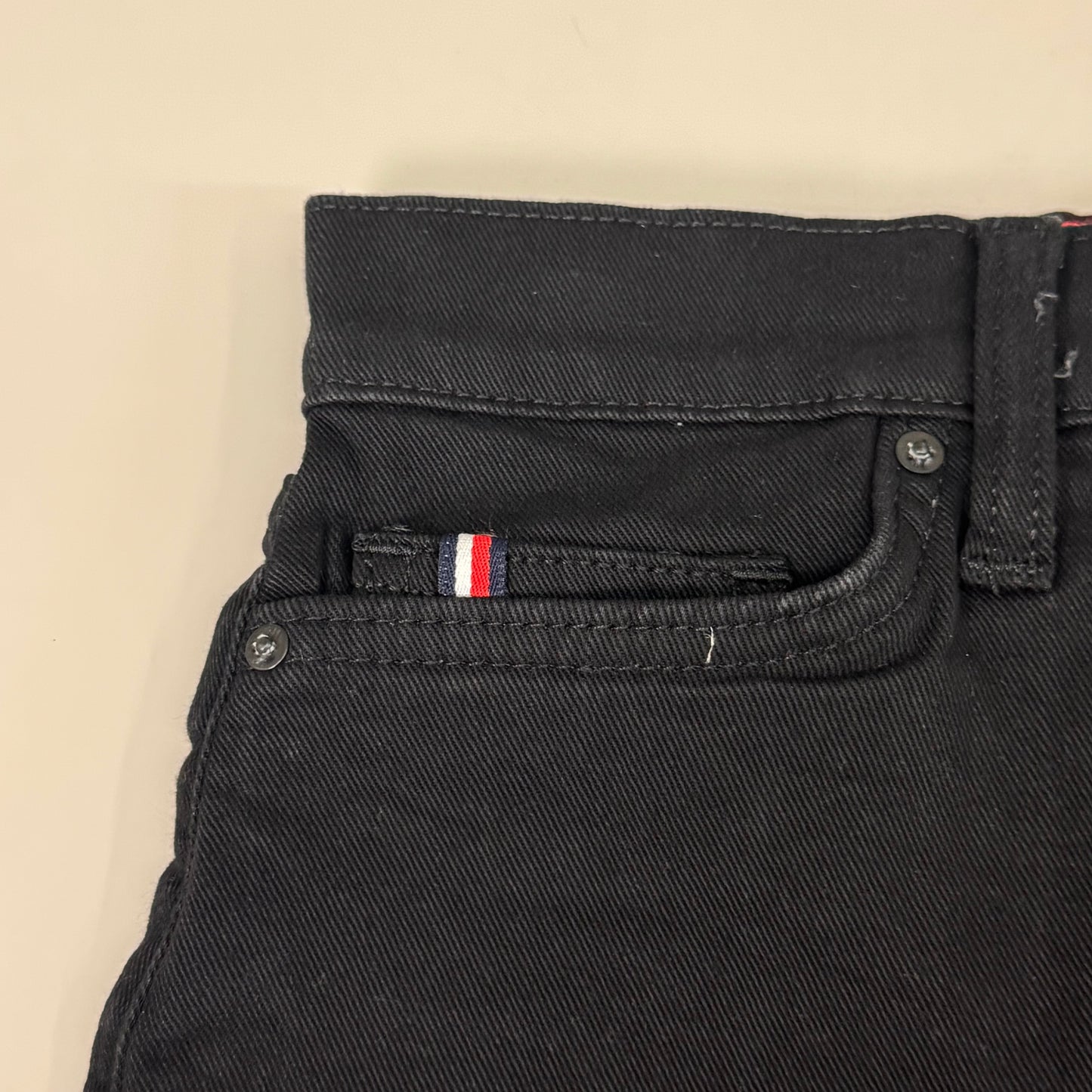 TOMMY HILFIGER JEANS Slim Bermuda Shorts Women's SZ 4 Waist 27 Black Magnet / Velcro