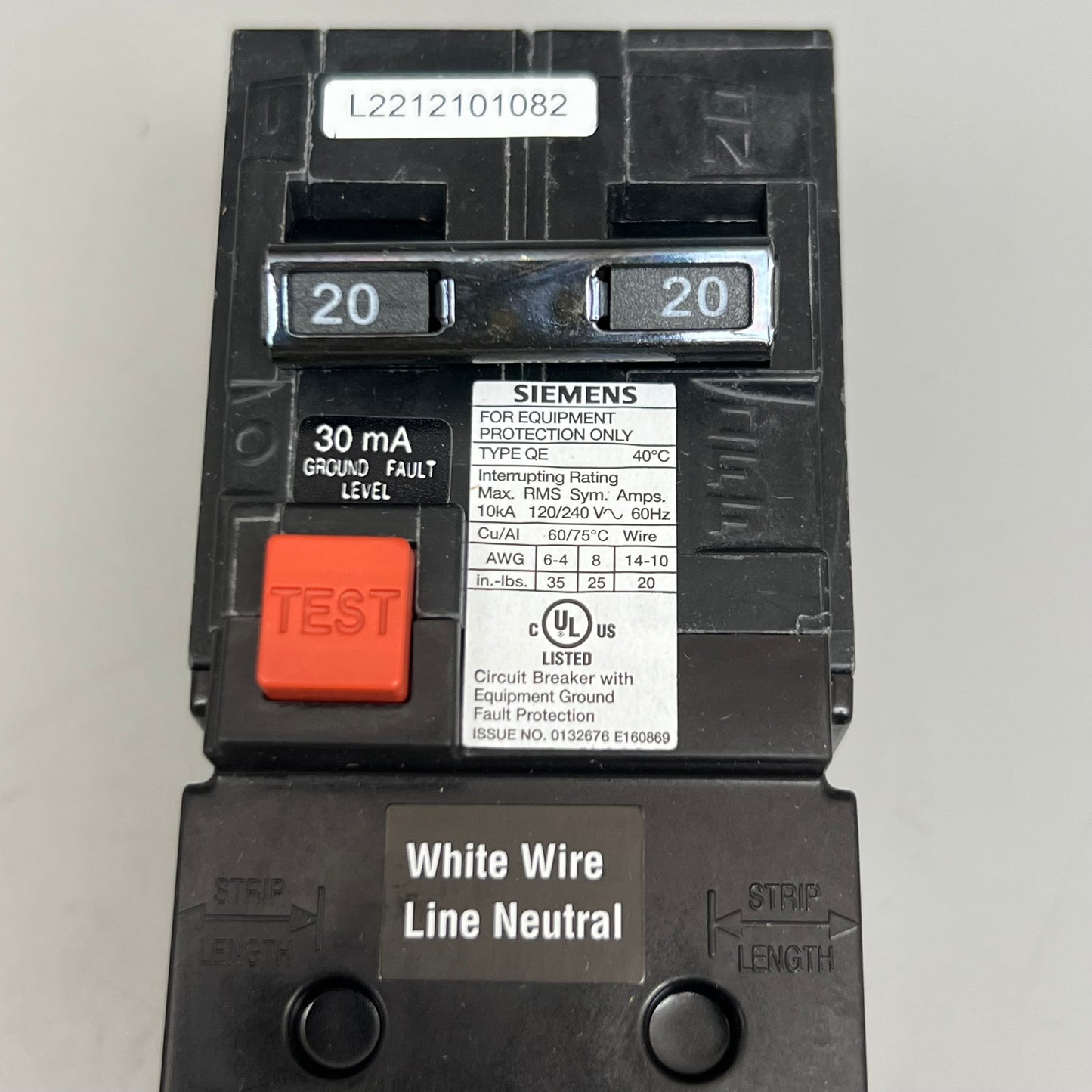 SIEMENS 20A Circuit Breaker w/ Equipment Ground Fault Protection 20A-120/240V QE220