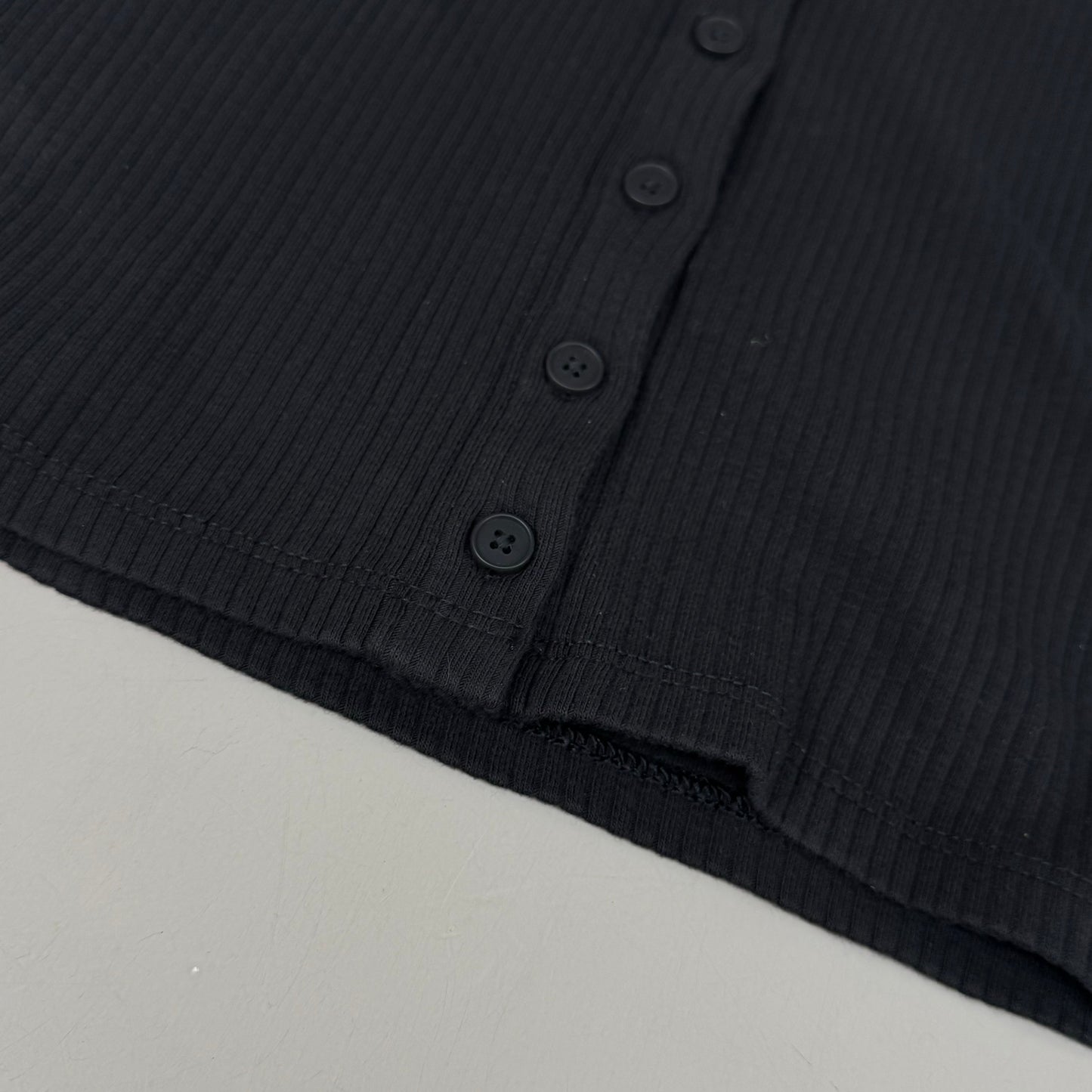 LEVI'S Muse Long Sleeve V-Neck T-Shirt Slim Fit Women's Sz XL Black A87830001