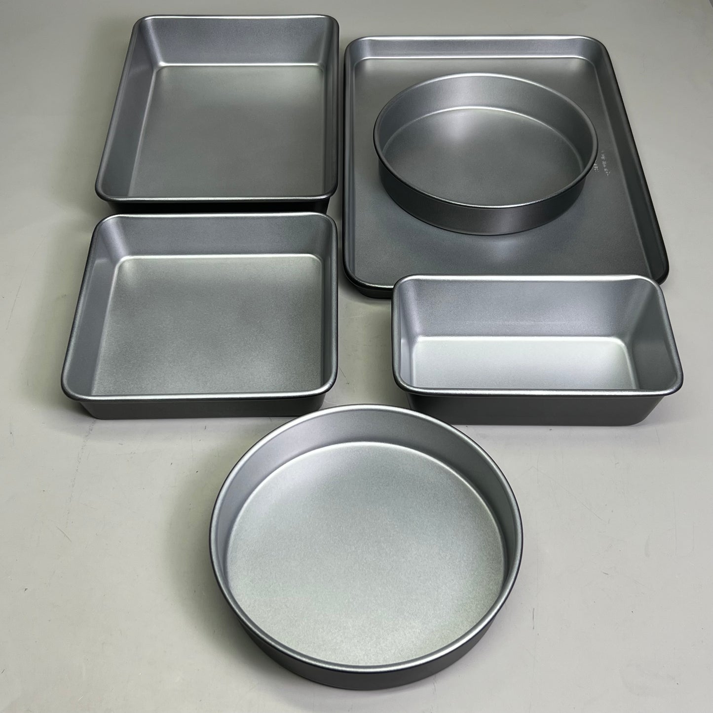 CUISINART 6-Pieces Nonstick Bakeware Set Sz 13.9" X 7.2" X 20", Grey MB-6S