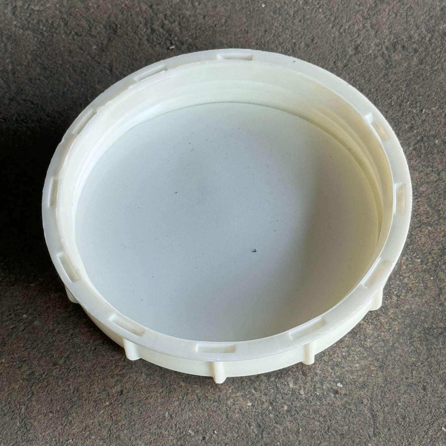 ZA@ Pallet of BERRY Linerletica/Tricorbraunwhoo Plastic Top 1250 PK!