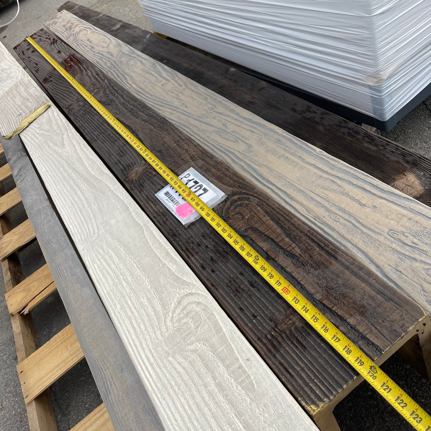 ZA@ Pallet of MIXED Faux Wood Molding 23’ - 7’ Length (AS-IS)