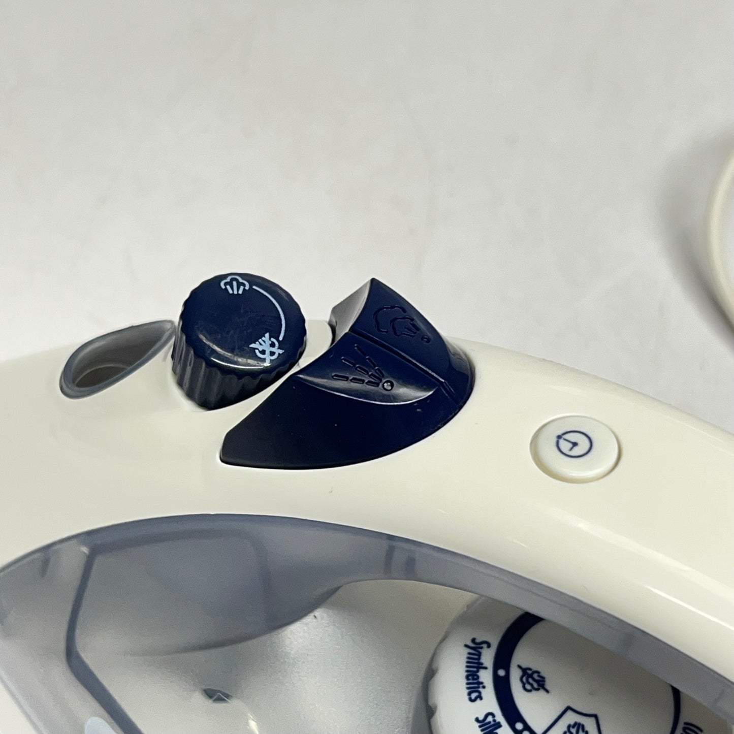 ZA@ PROCTOR SILEX Lightweight Iron 3-way Position Sensing White/Blue (Distressed Packaging)