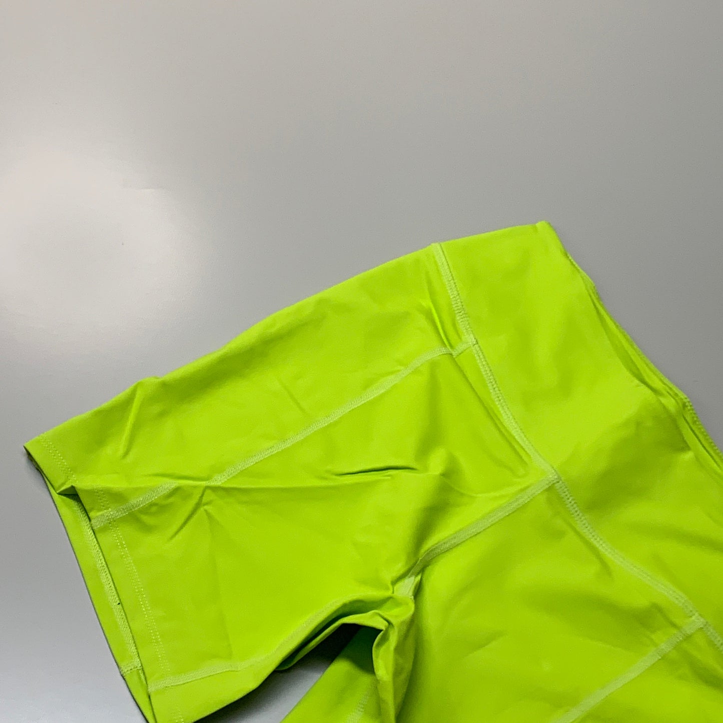 NATHAN Interval 6" Inseam Bike Short Women's Bright Lime Size S NS51520-50119-S