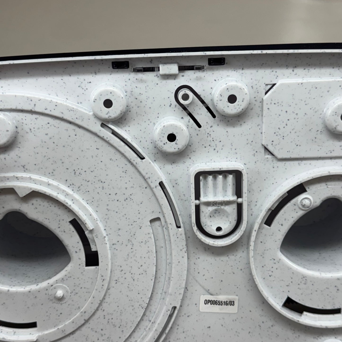 EMPRESS Twin Dispenser For 9" Jumbo Bath Tissue 19"X9"x5" Black/White EMP4000