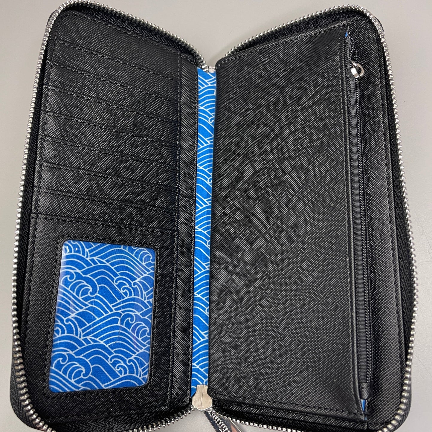 LOUNGEFLY X SEAWORLD Toss Orca Wallet Zip Black & White NEW