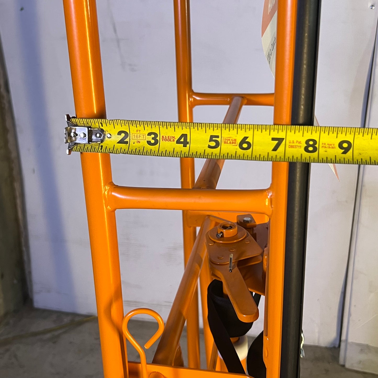 BRAVE Hand Truck 1200 Lb. Sz 17.5"W x 8"L x 65"H Orange GWG311044