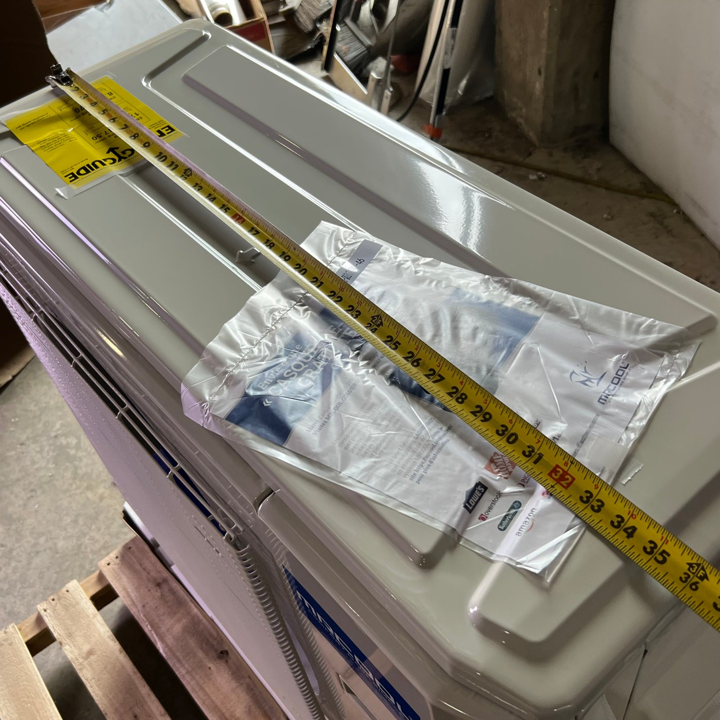 MRCOOL Heat Pump Air Conditioner 36000 BTU White A36HPWMAH230C (New Other, Aesthetic Damage)