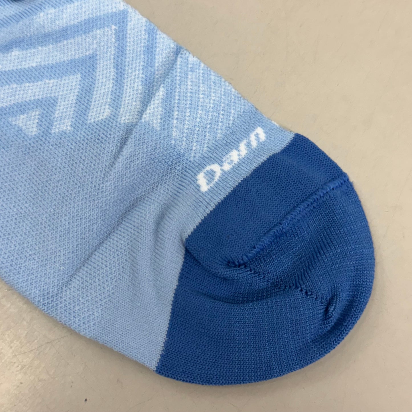 DARN TOUGH Running Socks No Show Tab Ultra-Lightweight Women's SZ L 10-11.5 Sky Merino Wool