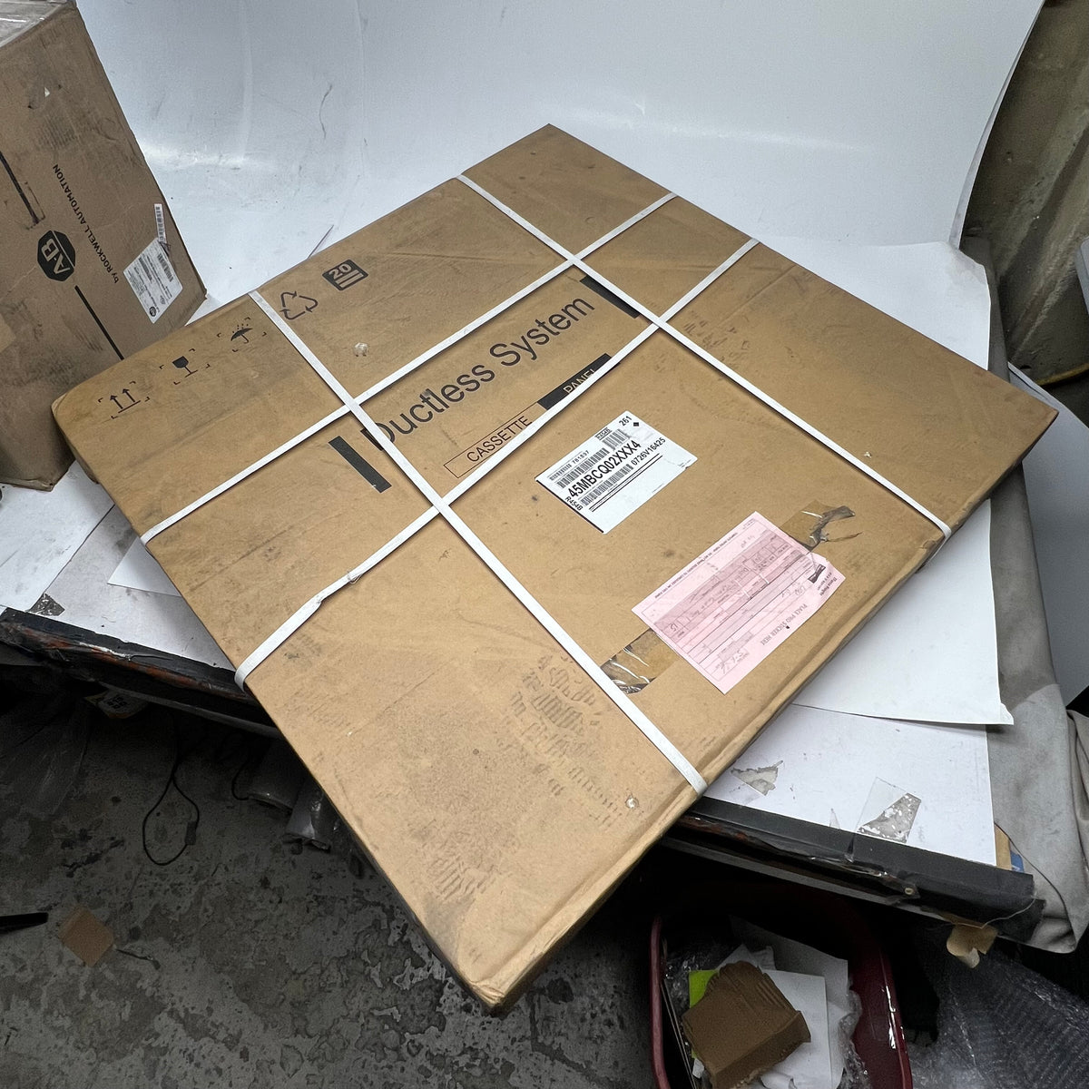 CARRIER Hp Idu Cassette Panel Units 24-48 40.75"x40.75"x3.54" White 45MBCQ02XXX4